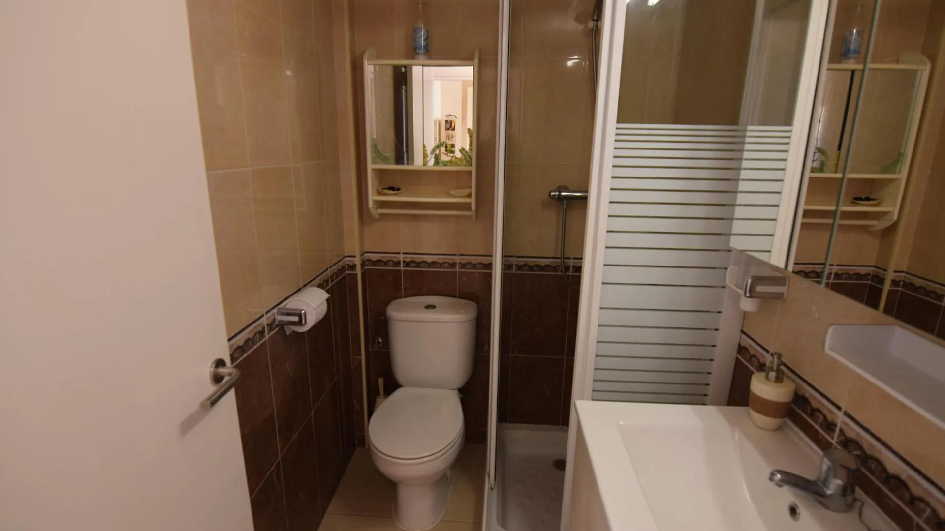 224-Apartamento Con Vistas A Canal Y Piscina Empuriabrava