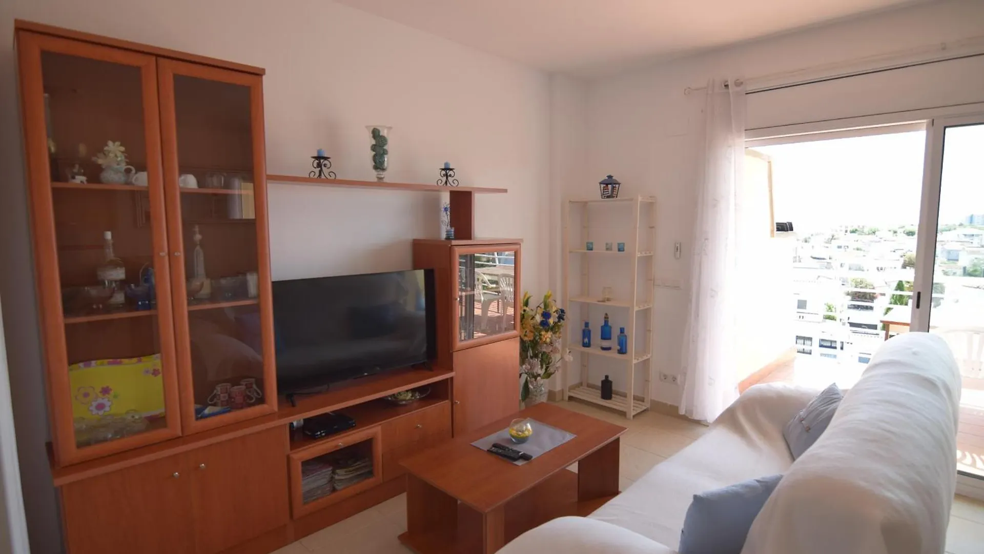 224-Apartamento Con Vistas A Canal Y Piscina Empuriabrava Spain