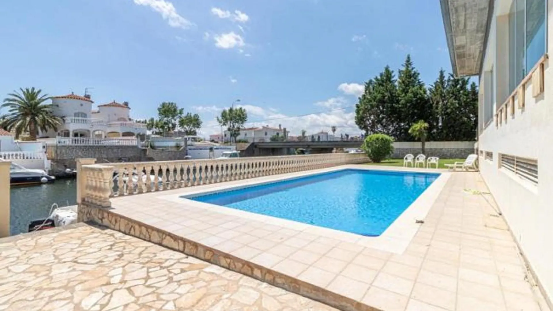 Apartment 224-Apartamento Con Vistas A Canal Y Piscina Empuriabrava